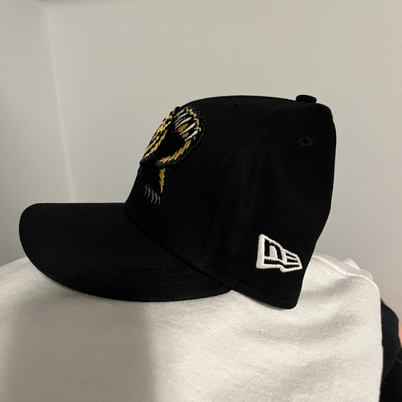 New Era Vancouver Grizzlies SnapBack - Picture 3 of 3